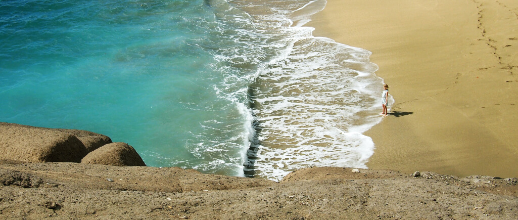 Aufräumarbeiten am Strand